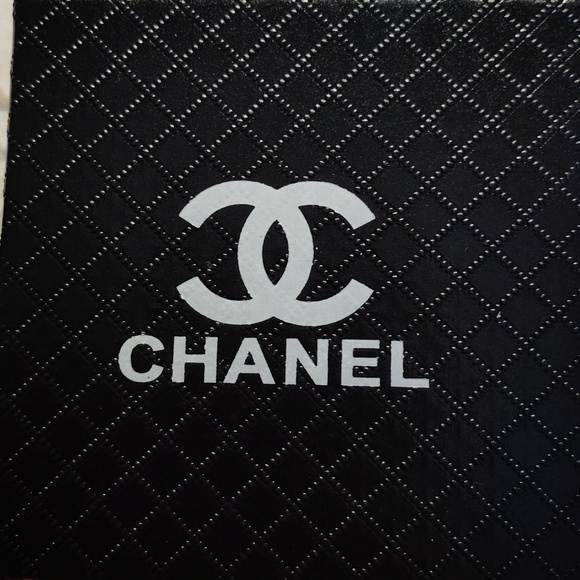 💎🖤LUXURY BLACK+GOLD c's Necklace💎 - Picture 4 of 4